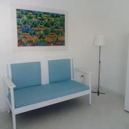 Apartment Grazioso Con Giardino. Ristrutturato E Sul Lungomare